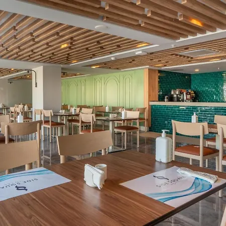 ホテル Square (adults Only) 4*