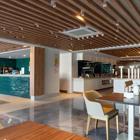 Square (adults Only)